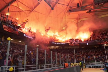 EL04-AEK-OM 12.jpg
